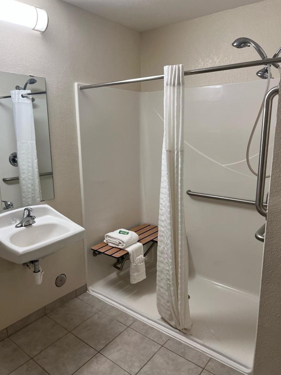 Grandstay Hotel & Suites Becker Kültér fotó